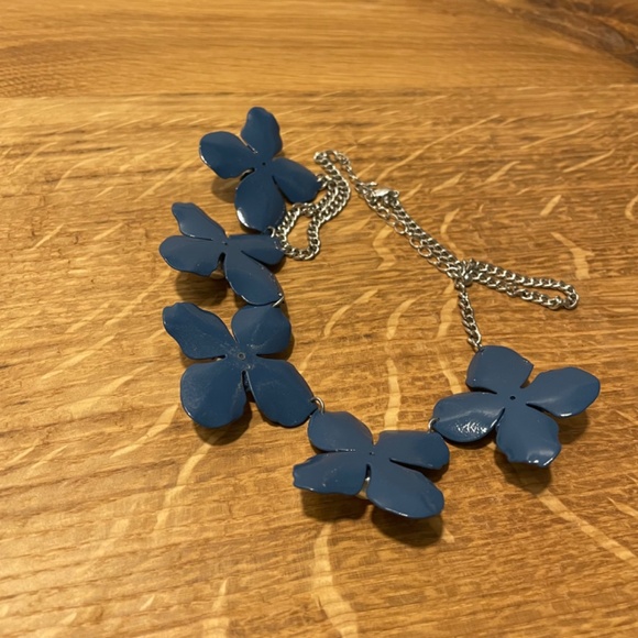 Necklace Fashion Jewelry Blue Flower Pattern Accessory - Picture 6 of 8